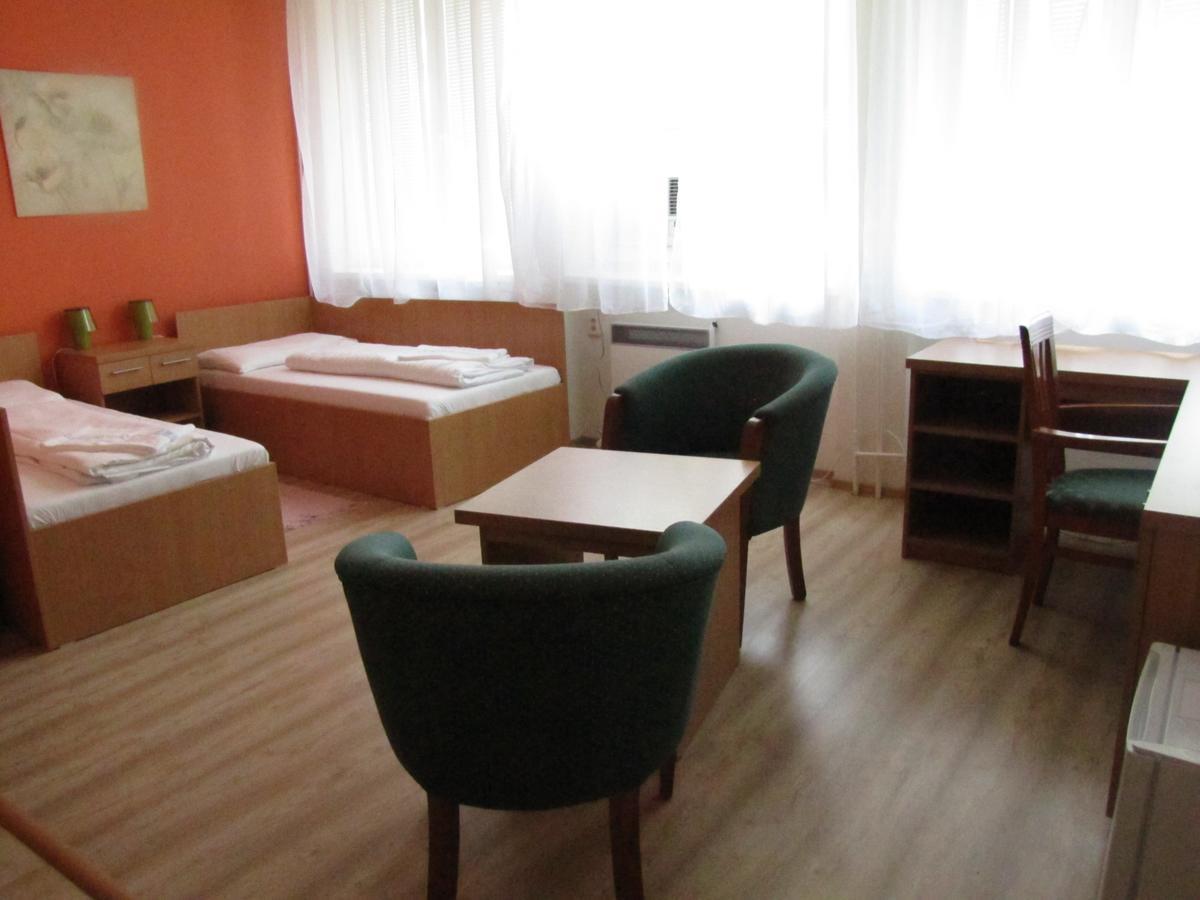 Hotel Hubert Nové Zámky 외부 사진