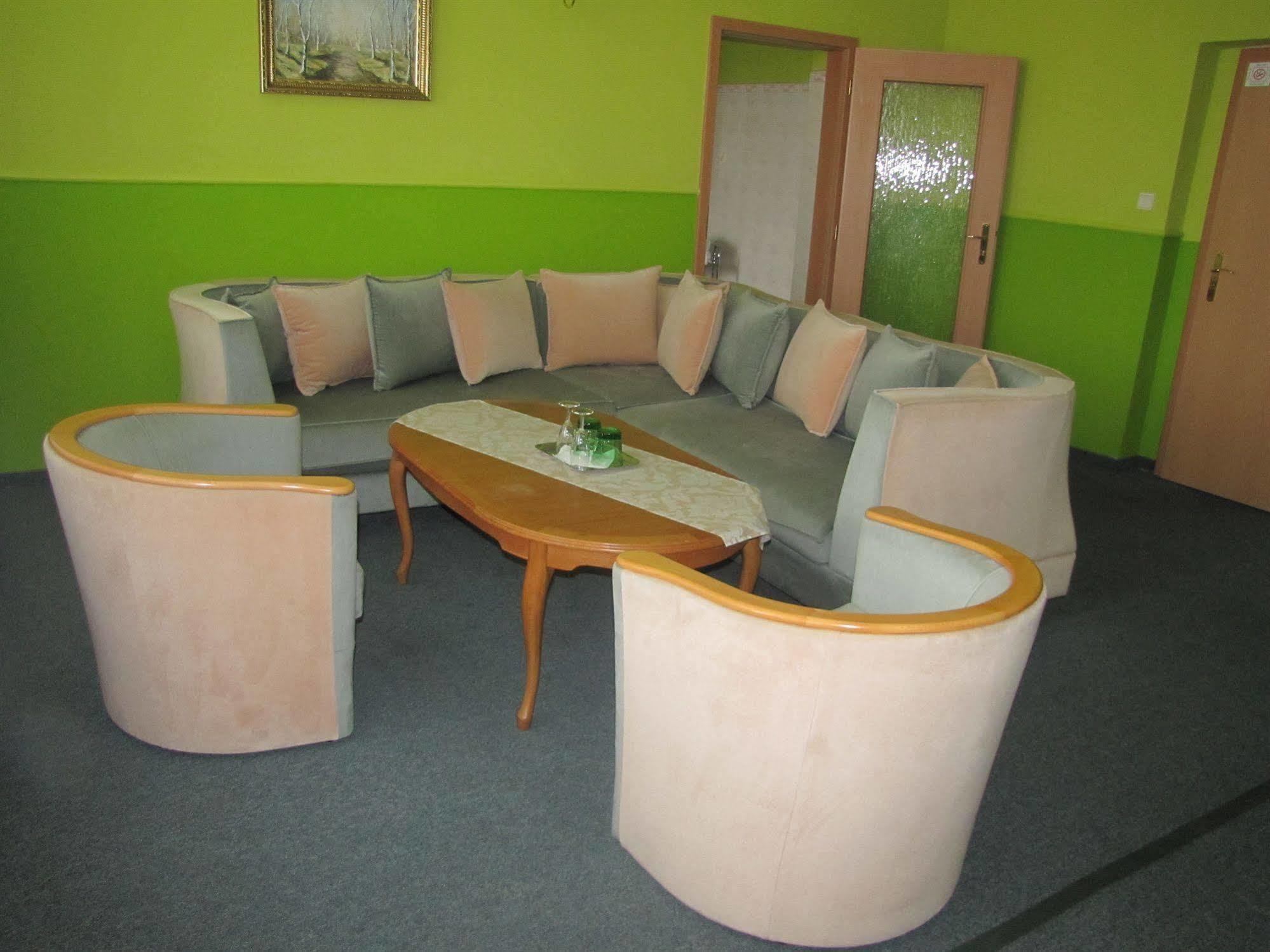 Hotel Hubert Nové Zámky 외부 사진